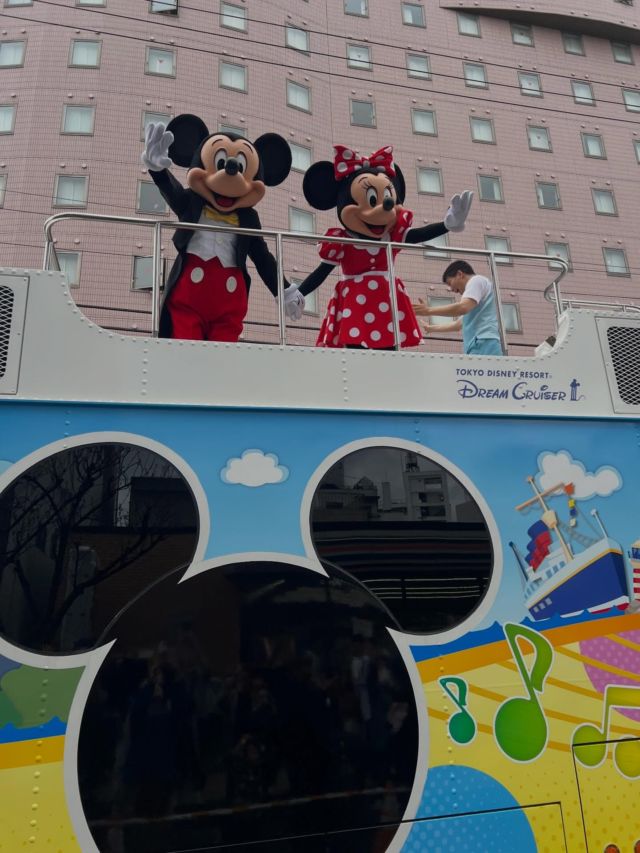 ミッキーが松山にきたー

雨の中1時間半前から待ってた😄

あいにくのお天気

でもさすがミッキー

パレードが始まると雨は止みました✨

今度はいつ会えるかなあ

ディズニー大好き😘

#ディズニー
#ミッキー
#松山祭り