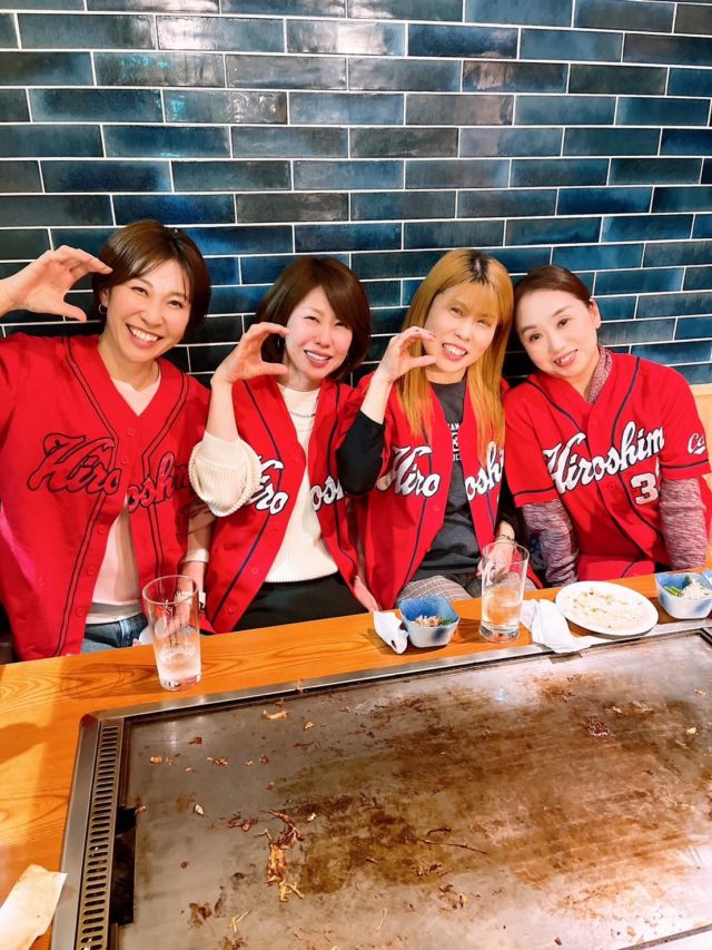 カープ開幕戦

勝ちましたーー✨

みんなでワイワイPVしながら観るの

楽しいよね

お好み焼きも美味しかったですよ

あーズムスタ行きたいなあー

いつ行けるかなあ

#カープ
#野球観戦
#広島カープ
#プロ野球